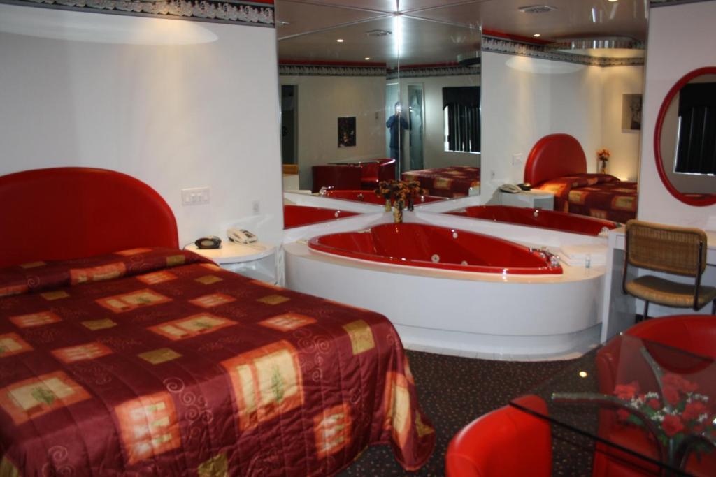 Au Doc Motel Repentigny Quarto foto